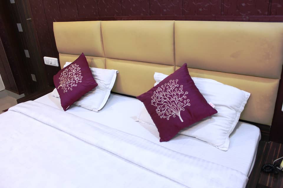 Deluxe Bedroom